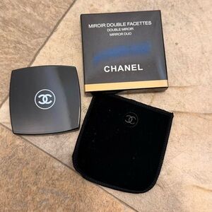 CHANEL✨🖤🤍 Black Compact Mirror with Soft Pouch